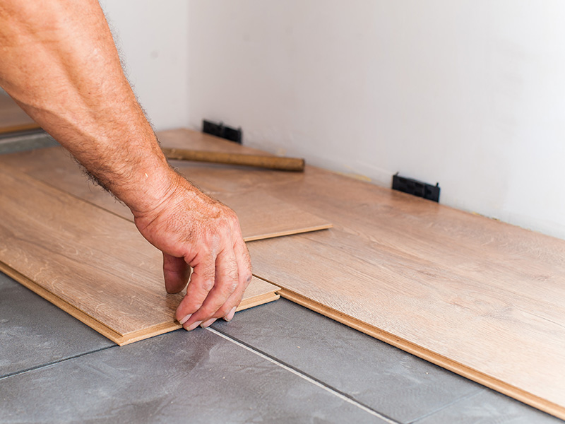 Cómo poner tarima flotante sobre baldosa