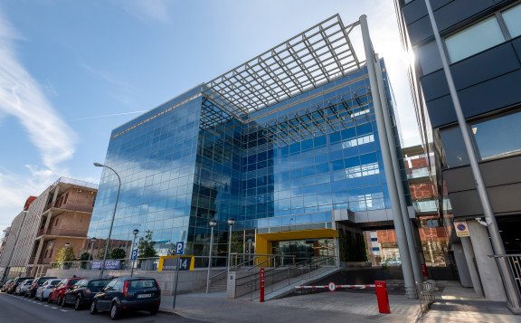 Alquiler de oficinas en barrio Simancas, calle Albasanz 14