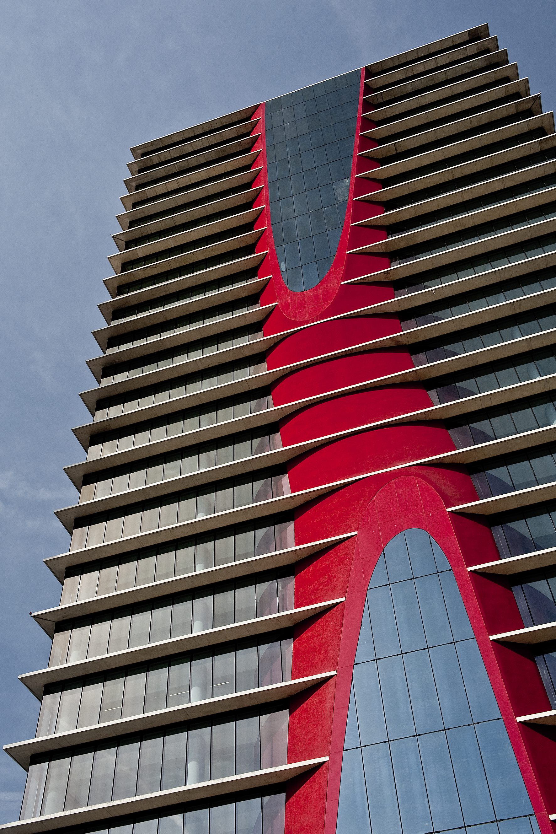 Edificio representativo del Business Area, diseñado por el arquitecto japonés Toyo Ito (premio Pritzker 2013).