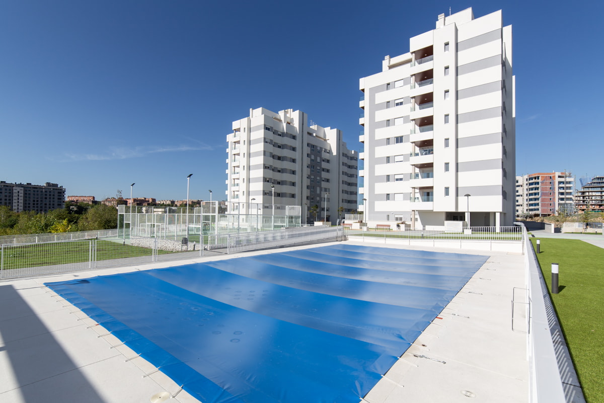 Piscina comunitaria en pisos alquiler Tres Cantos