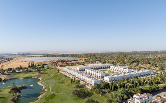 Casas con piscina y campo de golf en Sierra Norte Sevilla