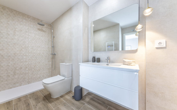 Viviendas obra nueva varios baños en San Juan de Alicante