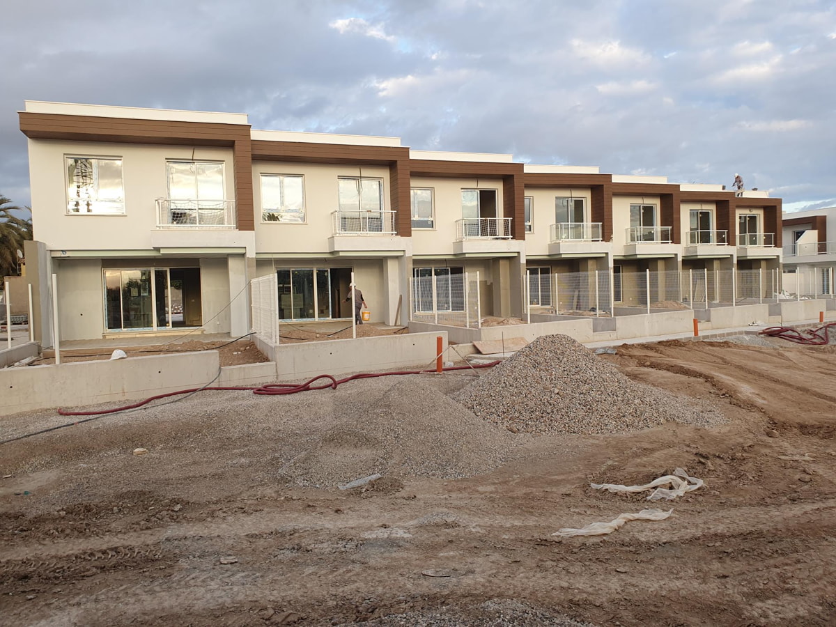 Obras chalets nuevos Realia en San Juan de Alicante enero 2024