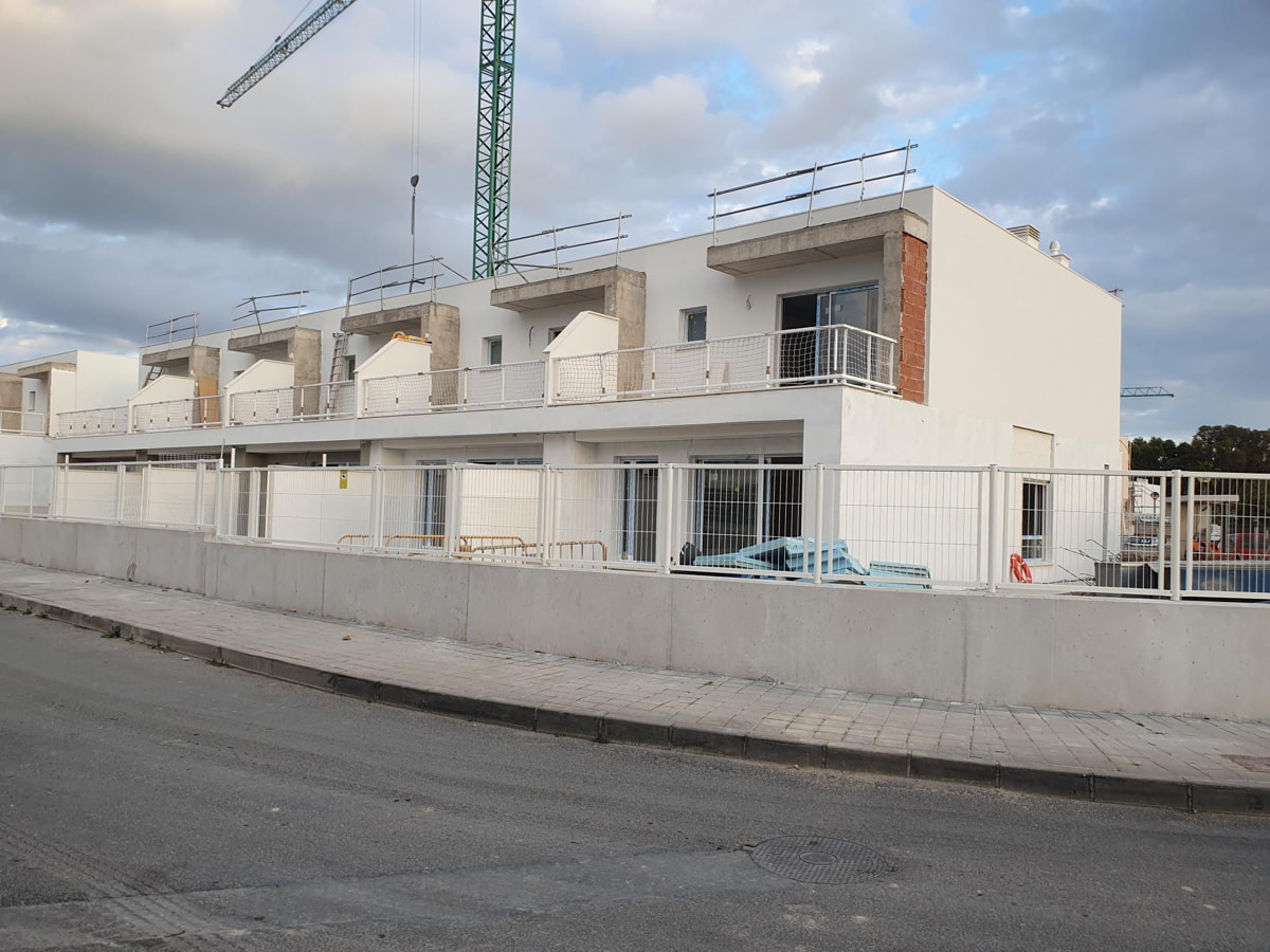 Estado nuevos chalets San Juan de Alicante enero 2024