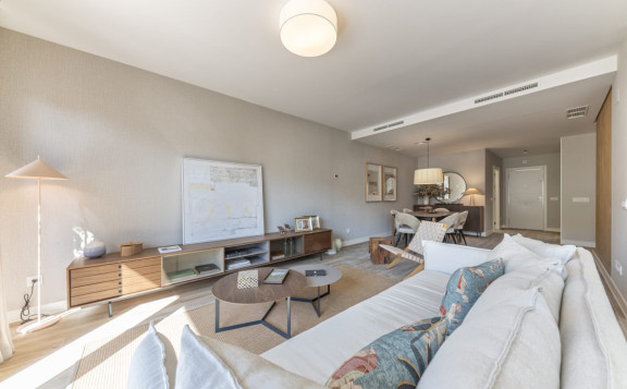 Bonito salón con mucha luz de nuevo chalet en Franc Espinós