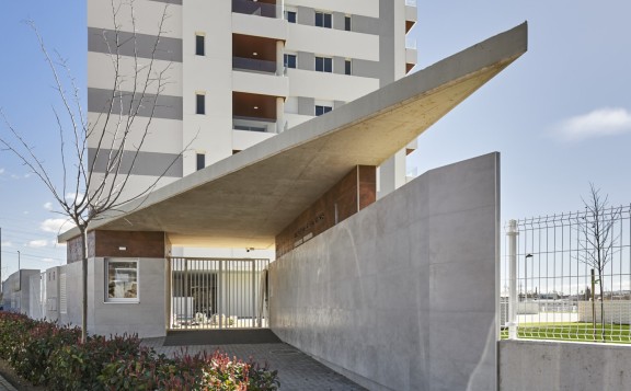 Entrada a los piso en alquiler Provenza, en Tres Cantos