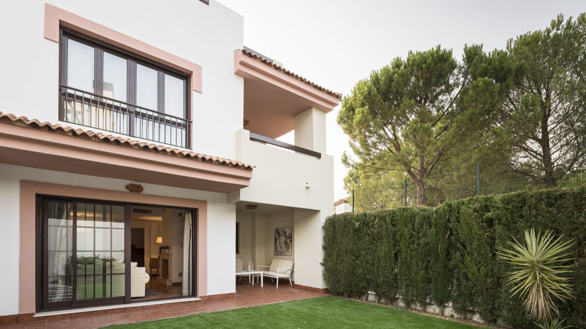 Chalets con amplias zonas de relax en Guillena