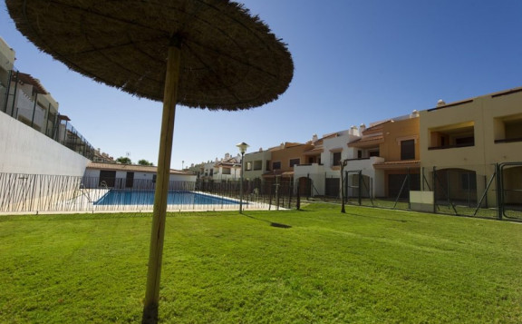 Comprar chalet con piscina en Guillena