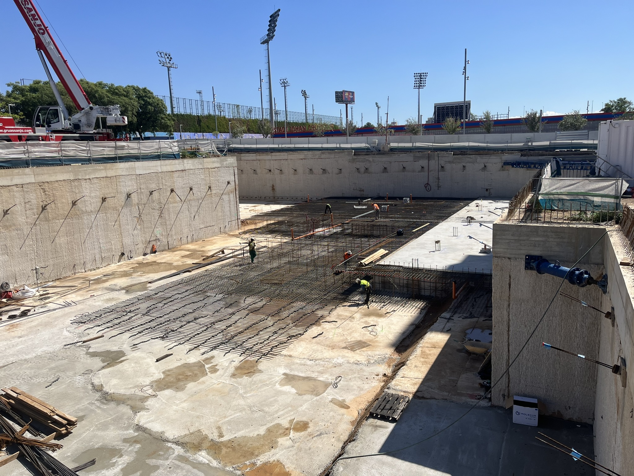 - Inicio de hormigonado cimentación