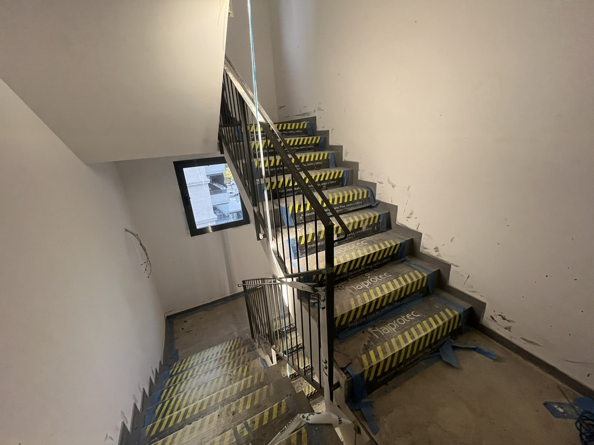 Escaleras interiores de Les Masies Fase II