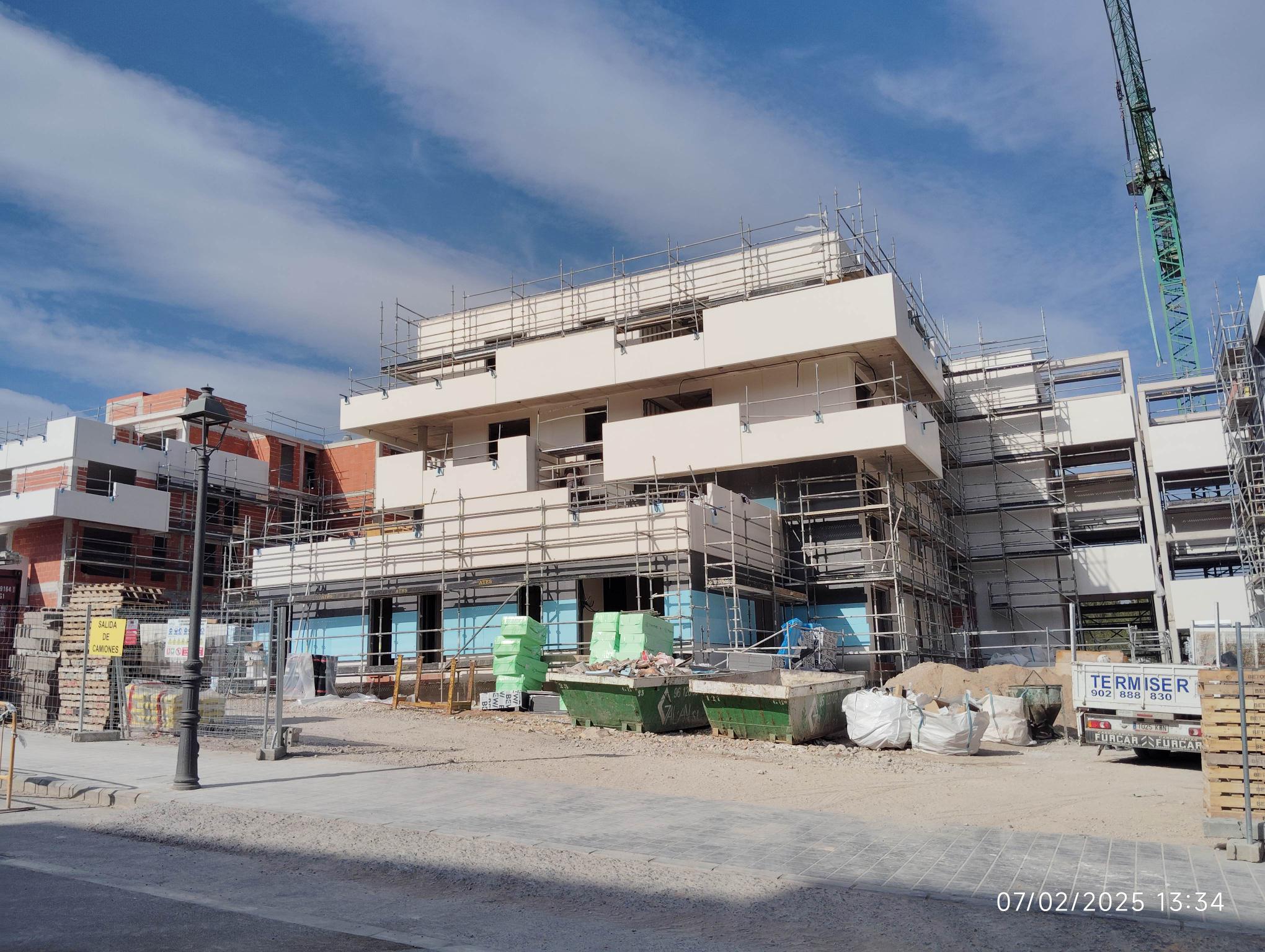 Fachada casi terminada