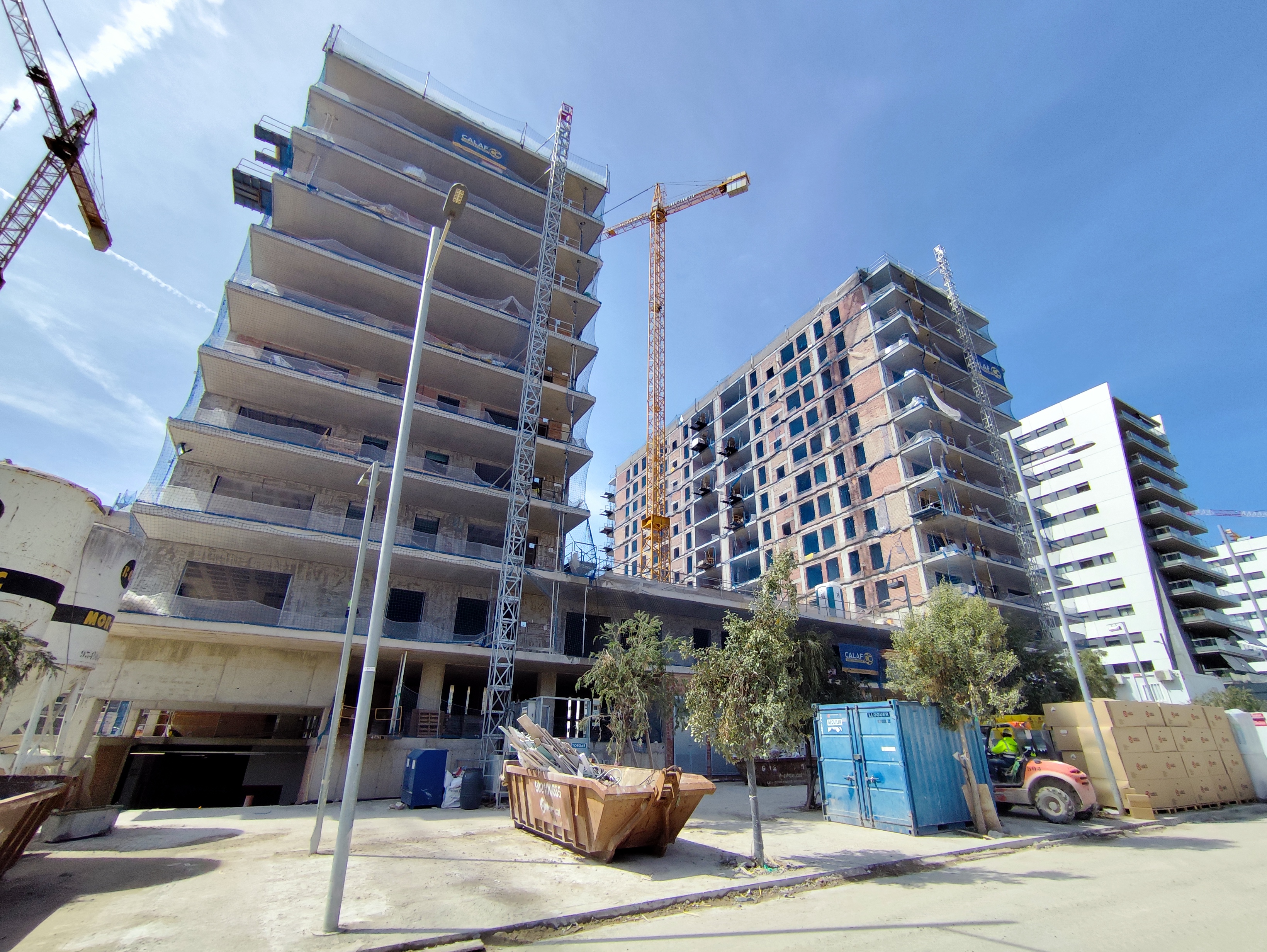 Estado de las obras de pisos nuevos en Badalona port