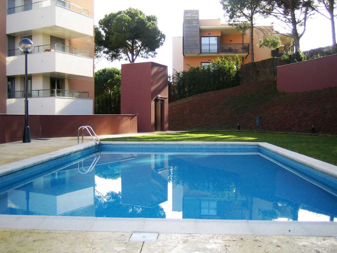 Apartamentos nuevos con piscina en Lloret de Mar