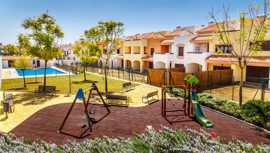 Parque infantil de nuestras viviendas nuevas en Guillena, Hato Verde